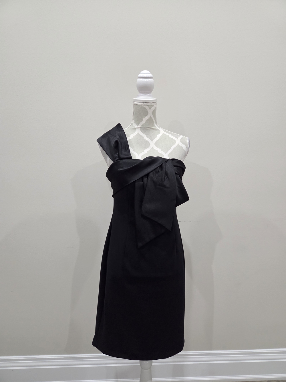Strapless One-Shoulder Black Bow Dress